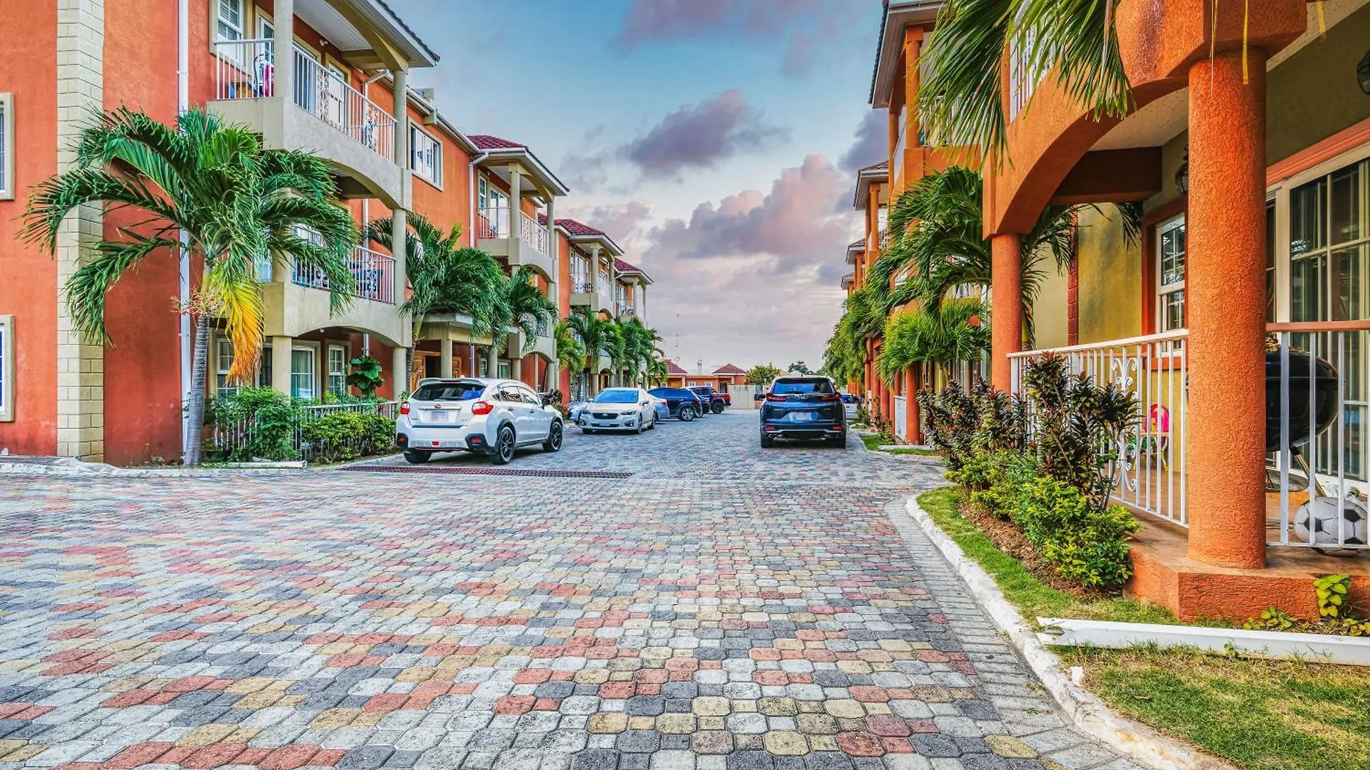 Fairview Near Ac Hotel Kingston - Fiwi Apartment